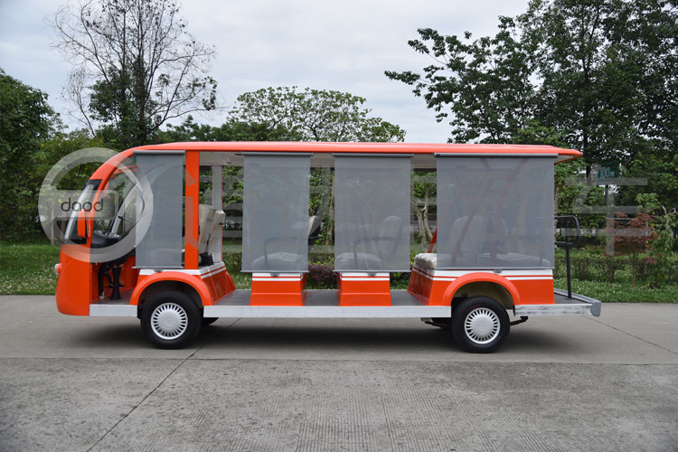 海螺沟景区为响应环保号召大量使用成都电动观光车